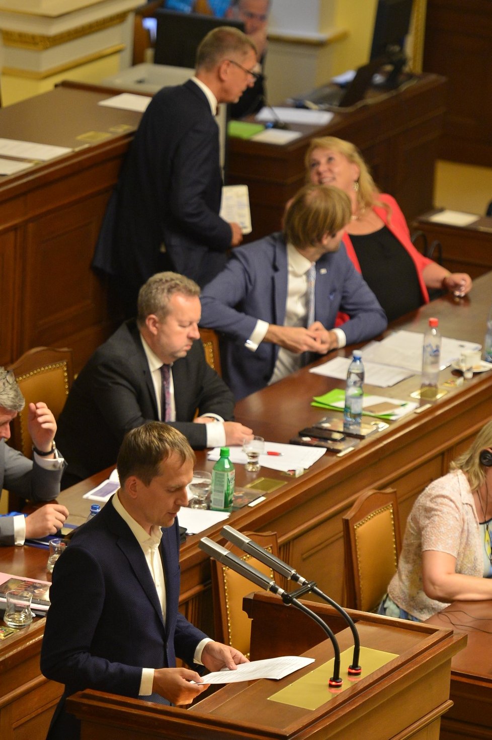 Jednání sněmovny o nedůvěře vládě Andreje Babiše se protáhla daleko za půlnoc. (26. 6. 2019)