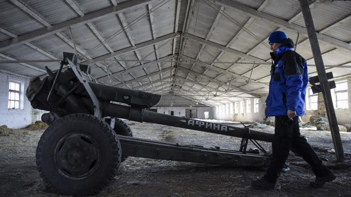 Člen pozorovatelské mise OBSE u děla na východě Ukrajiny