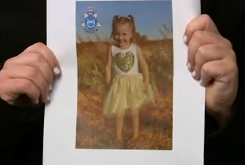 Čtyřletá holčička zmizela i se spacákem ze stanu, kde spala s oběma rodiči a mladší sestrou.