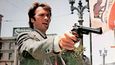 V sedmdesátých a osmdesátých letech natočil Eastwood celkem pět filmů o drsném policistovi HARRYM CALLAHANOVI