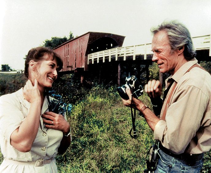 S Meryl Streepovou v romantickém dramatu MADISONSKÉ MOSTY (1995) – Streepová si připsala i díky Eastwoodovu režijnímu vedení nominaci na Oscara