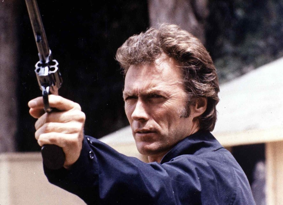 Clint Eastwood jako Drsný Harry.
