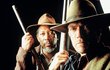 Nesmiřitelní (1992). Díky své inovativnosti baví i&nbsp;diváky, kteří jinak westerny nemusejí. Hrdinové, pistolníci ze „starých časů“ Divokého západu, se tam ke&nbsp;své původní profesi vracejí z&nbsp;donucení, z&nbsp;chlapsky „dobrého“ důvodu: pomstít pořezanou prostitutku. Clint Eastwood, Gene Hackman, Morgan Freeman a&nbsp;čtyři&nbsp;Oscaři.