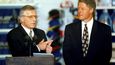 Během své návštěvy Prahy v lednu 1994 navštívil Clinton obchodní fórum. Setkal se na něm s tehdejším premiérem Václavem Klausem.