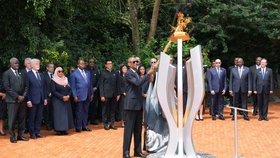 Ceremoniál u příležitosti 30. výročí genocidy ve Rwandě, který se konal u památníku genocidy v Kigali 7. dubna 2024.