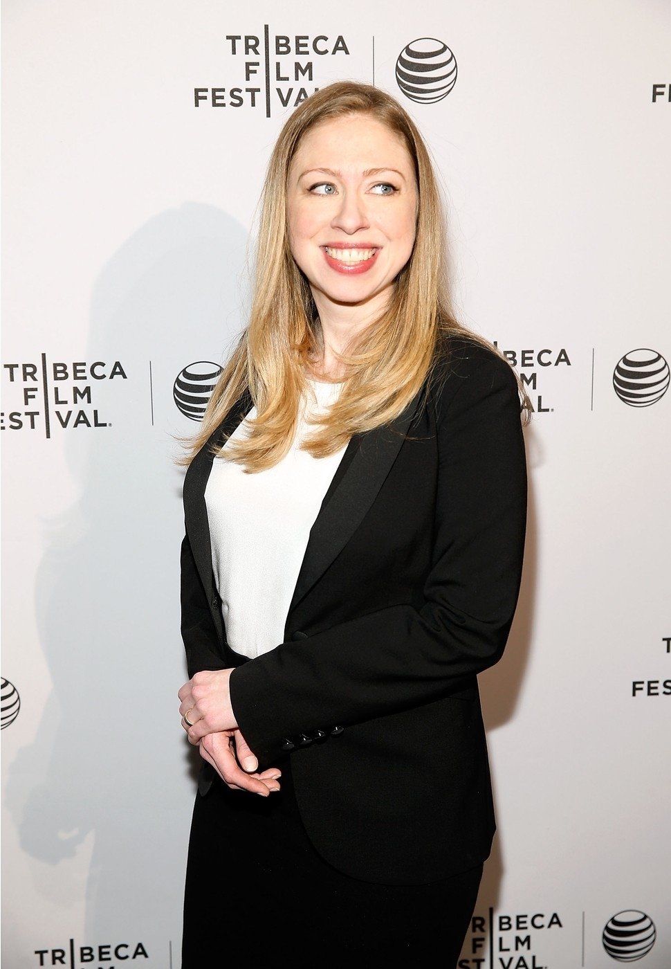 Chelsea Clinton krátce poté, co své těhotenství veřejně oznámila. Září štěstím