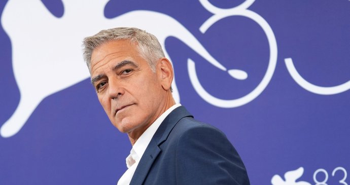 George Clooney na filmovém festivalu v Benátkách, září 2026