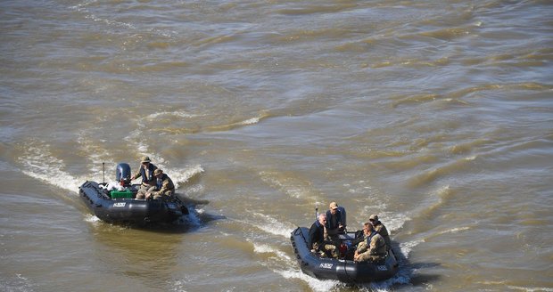 Tělo 4leté holčičky našli na břehu Rýna: 22letého zachránce zabil infarkt