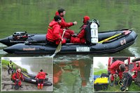 Na řece Moravě se ztratila tříčlenná posádka s šestiletou Vendulkou! Hasiči našli jenom člun