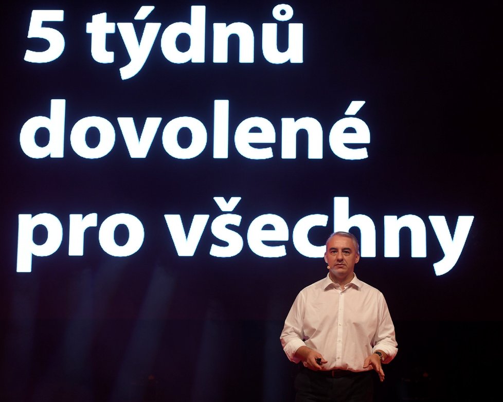 ČMKOS doporučuje odborářům vyjednávat o růstu mezd o 6 až 7 procent (17. 9. 2019)