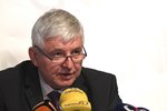 Guvernér České národní banky Jiří Rusnok na tiskové konferenci
