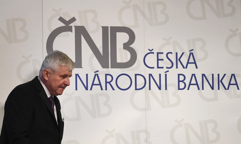 Guvernér České národní banky Jiří Rusnok na tiskové konferenci
