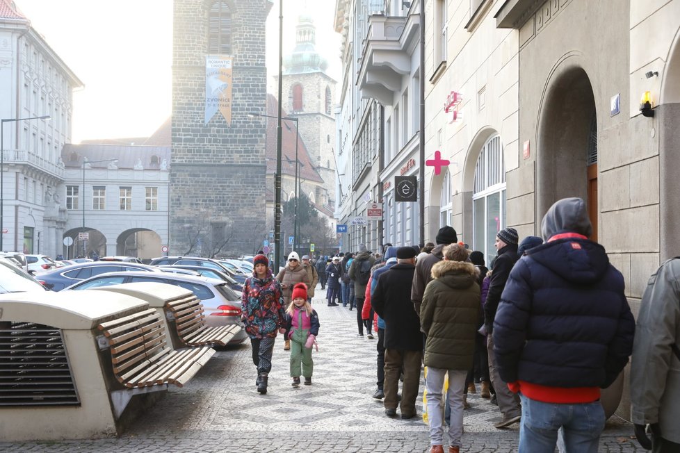 ČNB vydala speciální tisícikorunovou bankovku s přetiskem ke 30. výročí rozdělení československé měny, 8. února 2023, Praha.