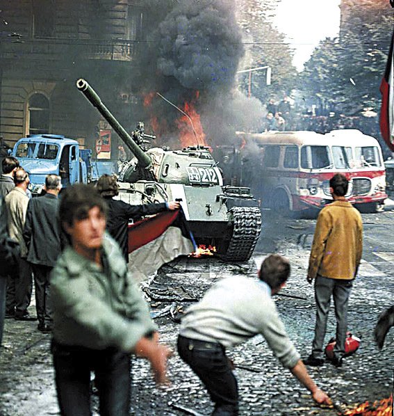 Bylo to jako v Praze v roce 1968: Šéfredaktor CNN Turk popsal pokus o státní převrat.
