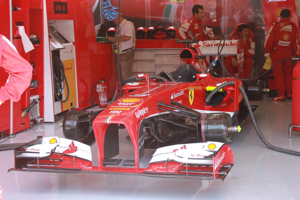 Co stojí za problémy Ferrari?