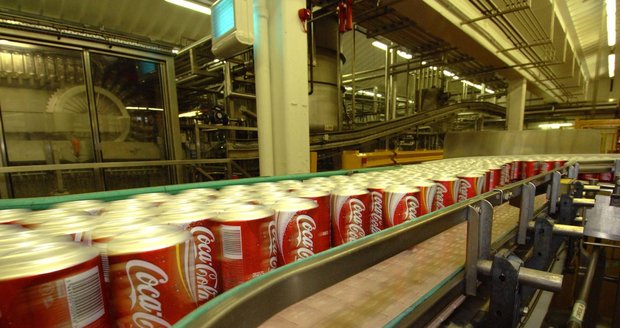 Coca-Cola připojí lednice v obchodech k internetu. Chce vědět, jak zákazníkům chutná