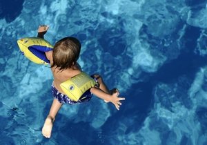 Pětiletý chlapec se málem utopil v bazénu v Dubňanech. Ilustrační foto