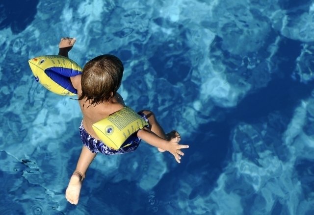 Děti v Praze 12 získávají návyky pro pohyb ve vodě. (Ilustrační foto)