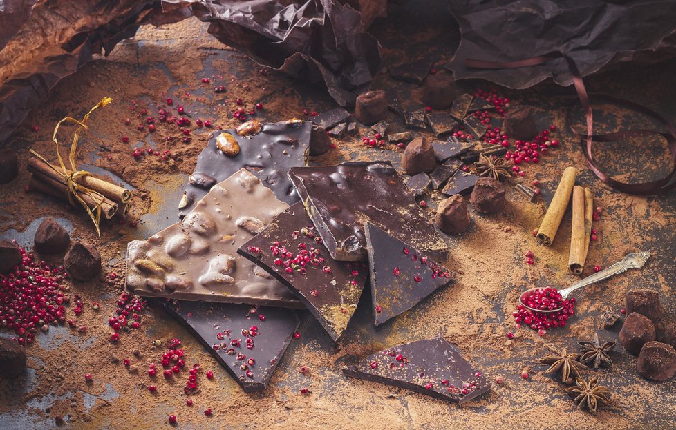 Kvalitní čokoládu pozná člověk podle toho, co vše jedno balení tabulky čokolády obsahuje. Cokoli kromě kakaových bobů je tam podle Šárky navíc. (Ilustrační foto)