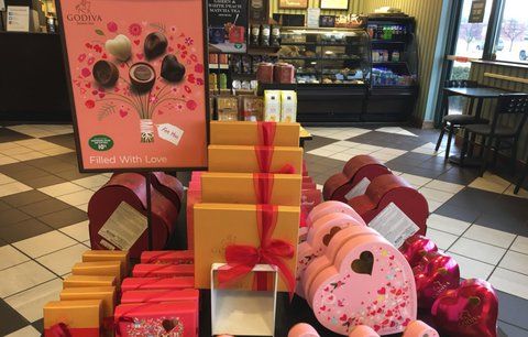 Ženy musí povinně dávat šéfům na Valentýna čokoládu. Japonci se bouří