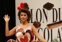 V Paříži spojili čokoládu s módou