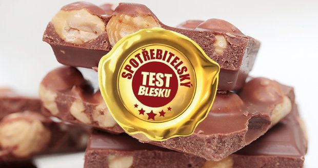 Blesk nechal v laboratoři otestovat mléčné čokolády s celými lískovými ořechy.