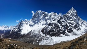 Čolace je hora ve východním Nepálu v pohoří Himálaj.