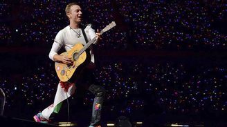Skupina Coldplay a rapper Big Sean nazpívali píseň na podporu přistěhovalců v USA. Má miliony zhlédnutí