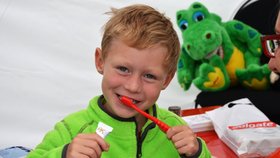 Chraňme děti před zubním kazem, vyzývají odborníci 