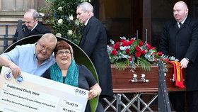 Colin Weir (†71) se před smrtí rozvedl s manželkou a rozfofroval 1,2 miliardy.