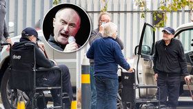 Zlomený zpěvák Phil Collins (69): Na vozík mu museli pomáhat přátelé!