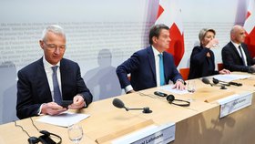 Předseda představenstva největší banky Švýcarska UBS Colm Kelleher na tiskové konferenci k převzetí Credit Suisse (19.3.2023)