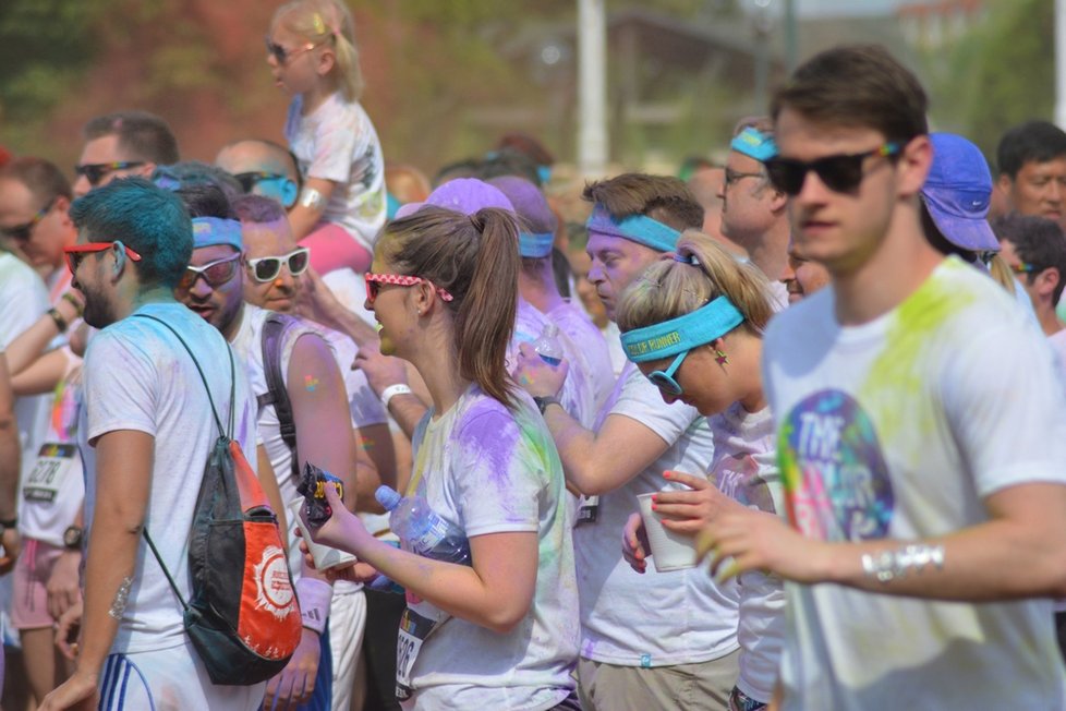 The Color Run Prague přilákal stovky lidí.