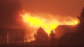 Místo oslav evakuace: Přes 30 tisíc lidí v Coloradu vyhnaly požáry z domovů, shořel i obchoďák