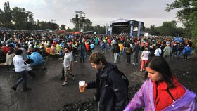 - V Ostravě pokračoval 14. července třetím dnem hudební festival Colours of Ostrava. 