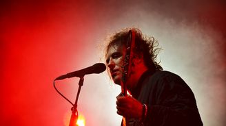 OBRAZEM: Festival Colours navštívily desítky tisíc diváků, vrcholem bylo vystoupení The Cure 