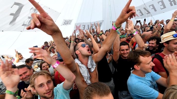 Druhý den festivalu Colours of Ostrava 2019 zachycený fotoaparátem Martina Straky.