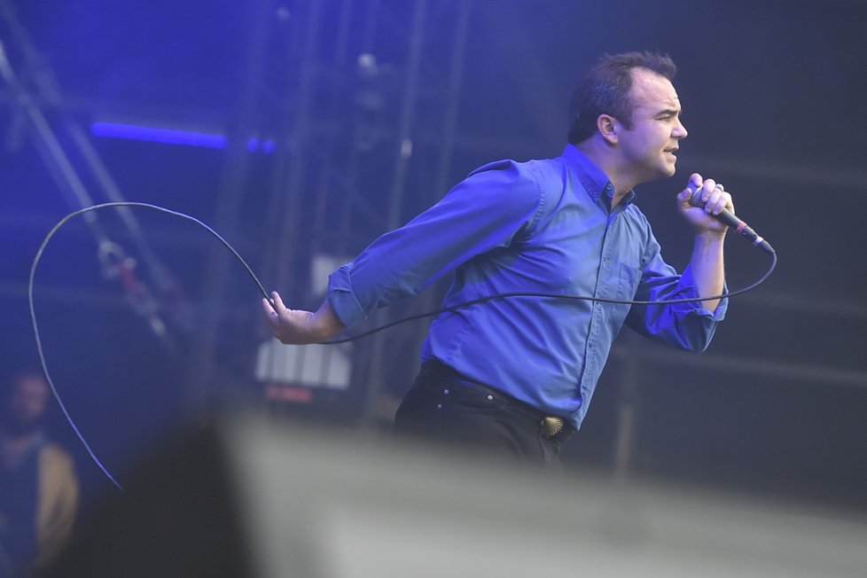 Letos v Ostravě vystoupil i zpěvák skupiny Future Islands Samuel T. Herring.