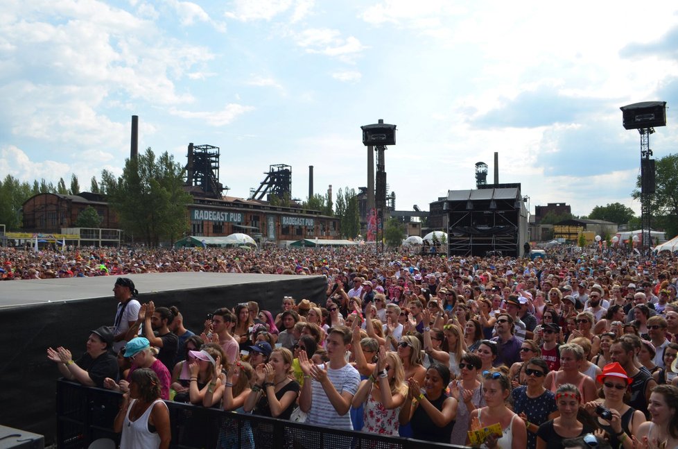 Festival každoročně přitáhne desítky tisíc lidí.