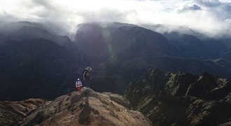 Nekažte si pobyt v přírodě deštěm či horkem. Zjistěte, jaké technologie vás ochrání a co nesmí chybět ve outdoorové výbavě