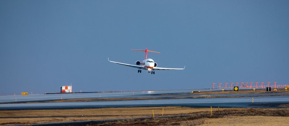 Comac ARJ21 neboli Létající fénix, čínské regionální letadlo.