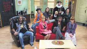 Martin Dejdar alias Ozzák se svými hereckými kolegy z oblíbeného seriálu Comeback