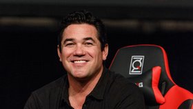 Dean Cain překročil půlstoletí, klukovský úsměv a energie Supermana mu však zůstávají nadále.