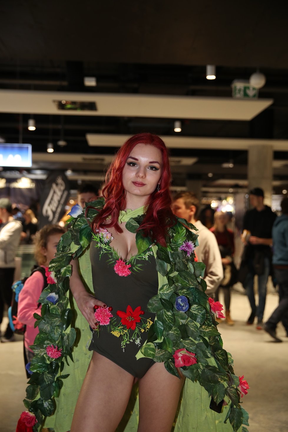 Nebezpečná kráska Poison Ivy z Batmana Comic-Con zdobila, omamné jedy tentokrát zůstaly nevyužity.