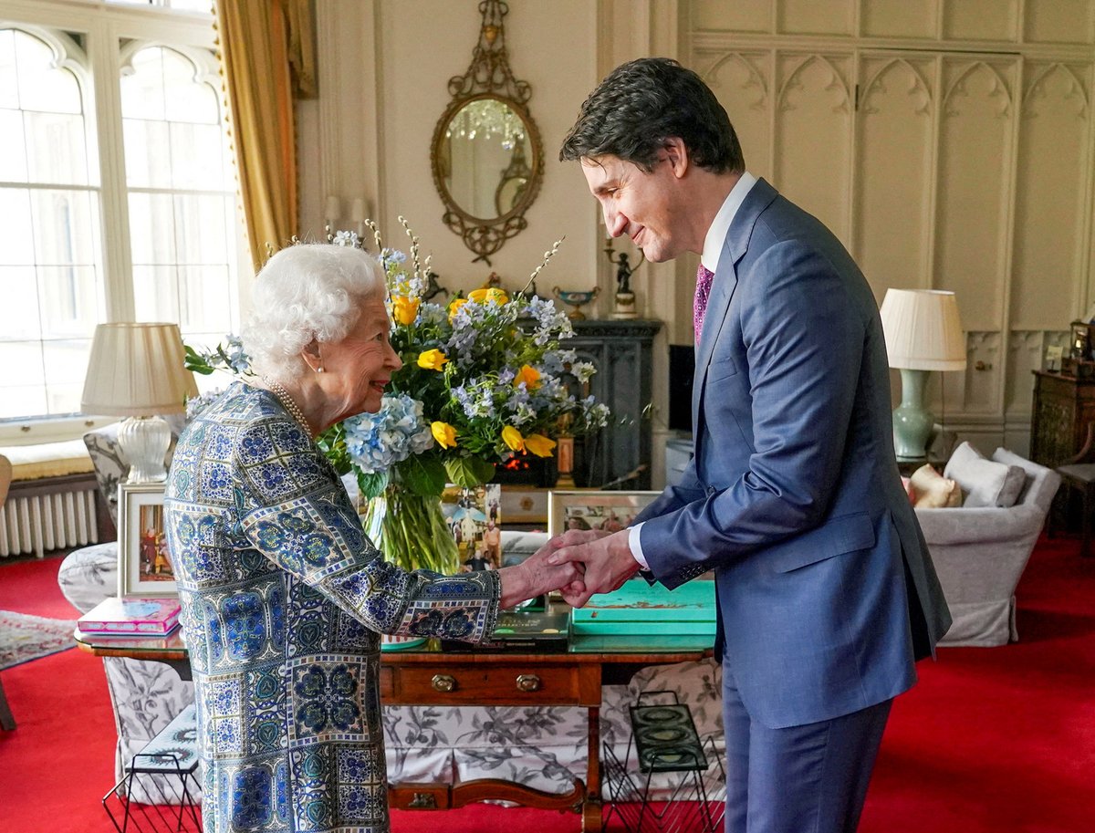 Kanadský premiér Trudeau s královnou Alžbětou II.