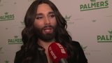 Vousatá zpěvačka Conchita Wurst v Praze: Zpěv už ji dávno neživí! 