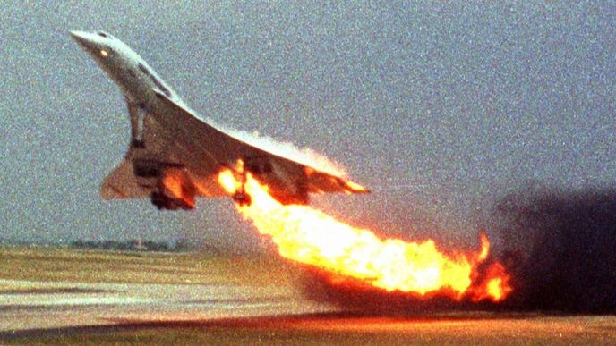 Concorde na letu AF4590 startuje z pařížského letiště, od zkázy jej dělí 6,5 kilometru letu