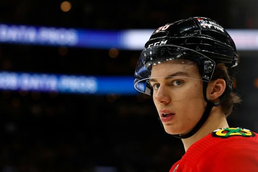 Aktuálně nejprodávanějším úborem celé NHL je dres Connora Bedarda, který v Chicagu vyvolal hotové hokejové šílenství. Aktuálně nejprodávanějším úborem celé NHL je dres Connora Bedarda, který v Chicagu vyvolal hotové hokejové šílenství.