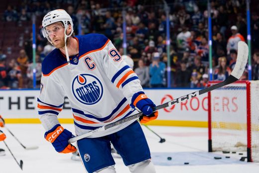 O dres dosavadní největší hvězdy NHL není zájem? Connor McDavid se do výčtu vůbec nedostal. O dres dosavadní největší hvězdy NHL není zájem? Connor McDavid se do výčtu vůbec nedostal.