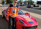 Čím jezdí nejlepší hokejista planety? Connor McDavid má úplné protiklady